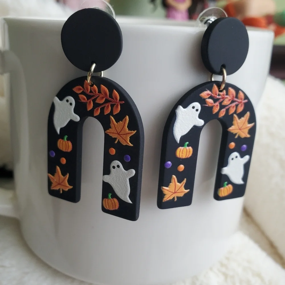 3 /$15 New Boutique Halloween Ghost Earrings - Picture 1 of 4